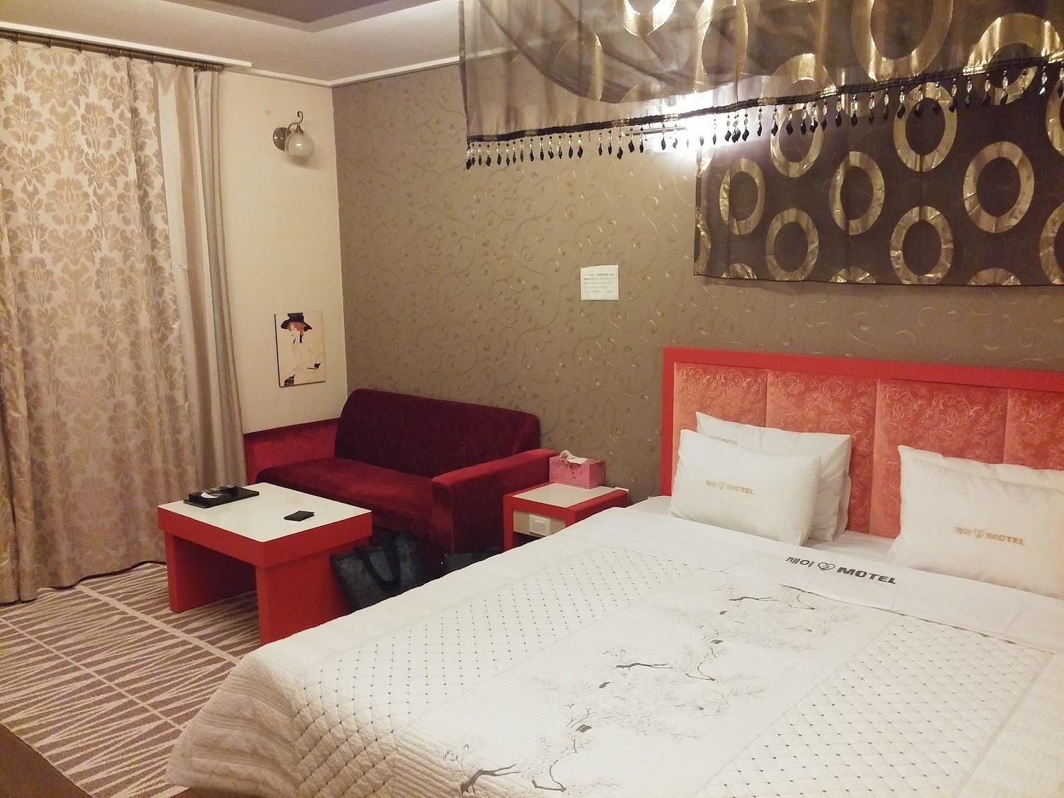 Cover Image for 모텔J