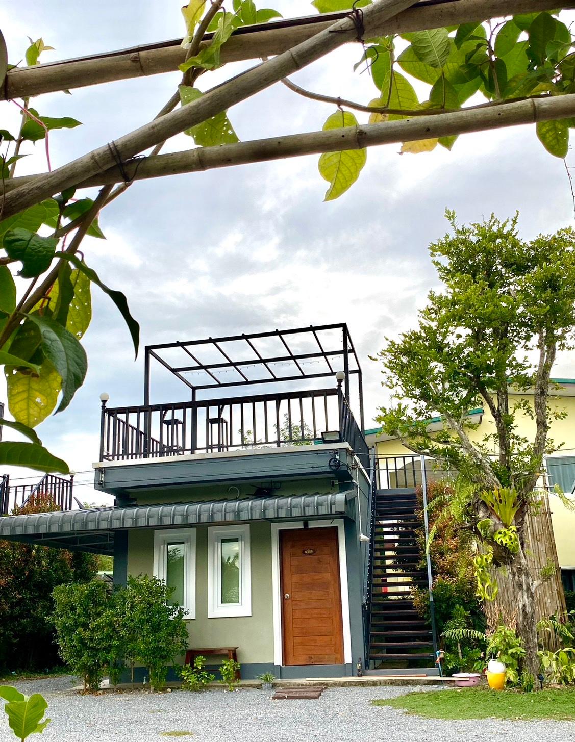 Cover Image for บ้านขอไข่โชคดี