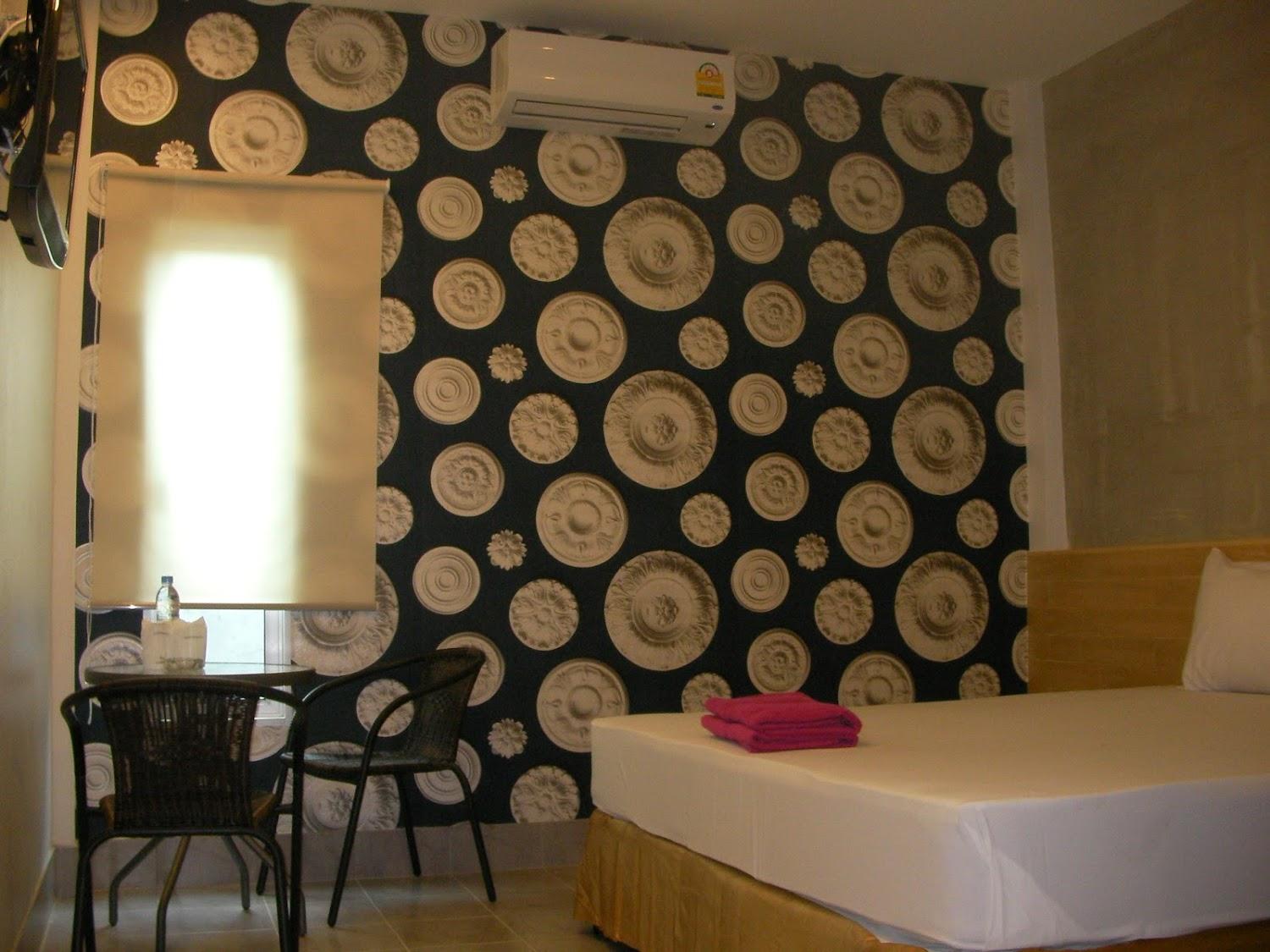 Cover Image for Banana Inn Hotel