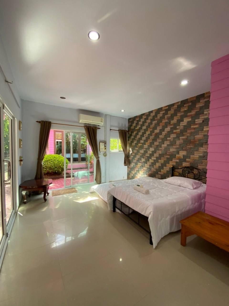Cover Image for Pink Power Beach Resort @Kuiburi