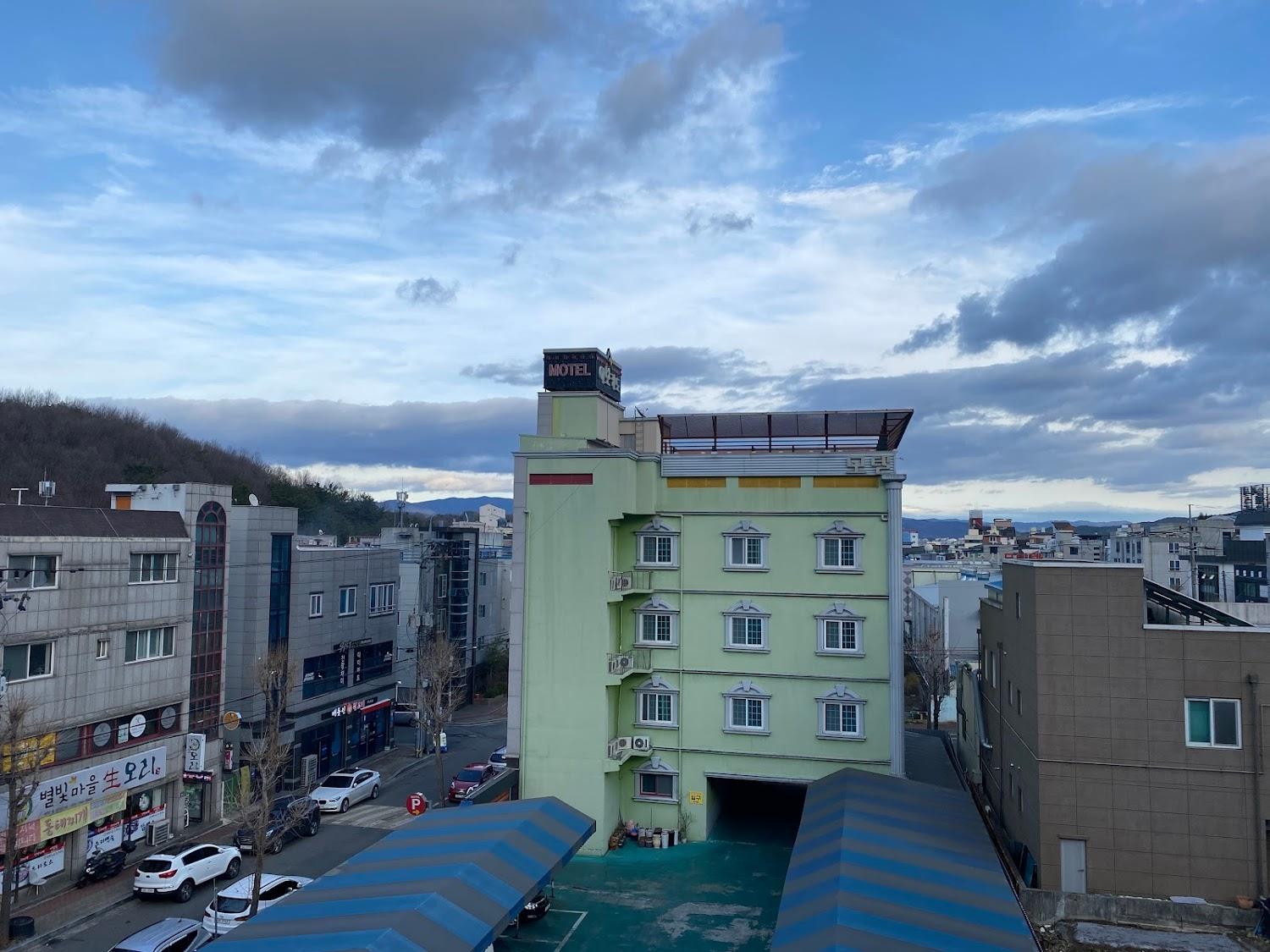 Cover Image for 나인모텔