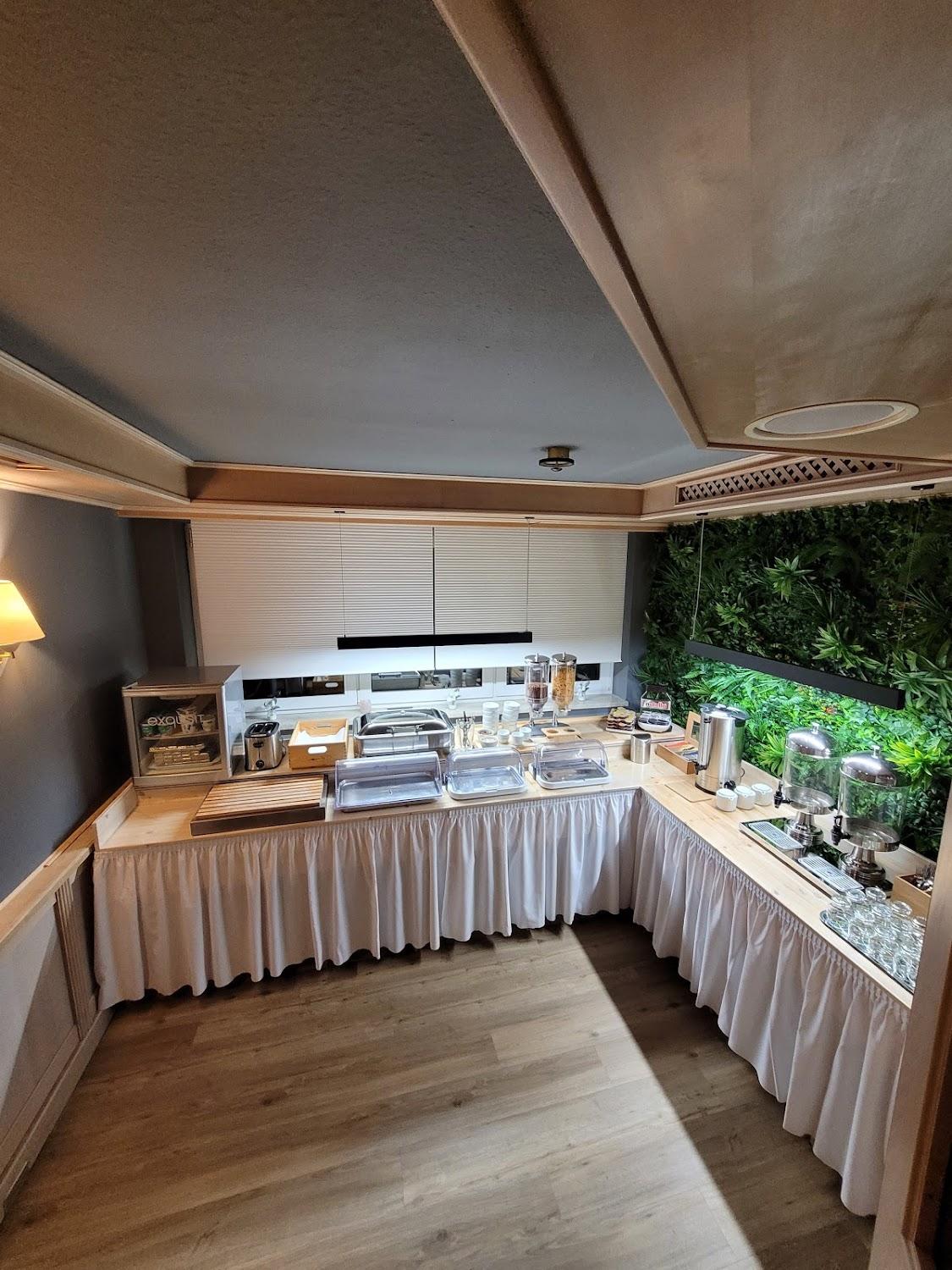 Cover Image for Ambiente Hotel & Restaurant