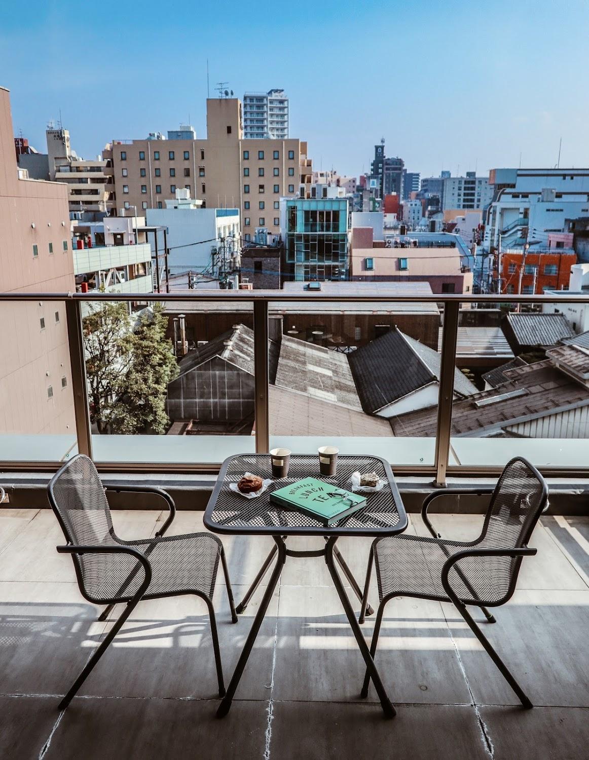 Cover Image for H Hotel