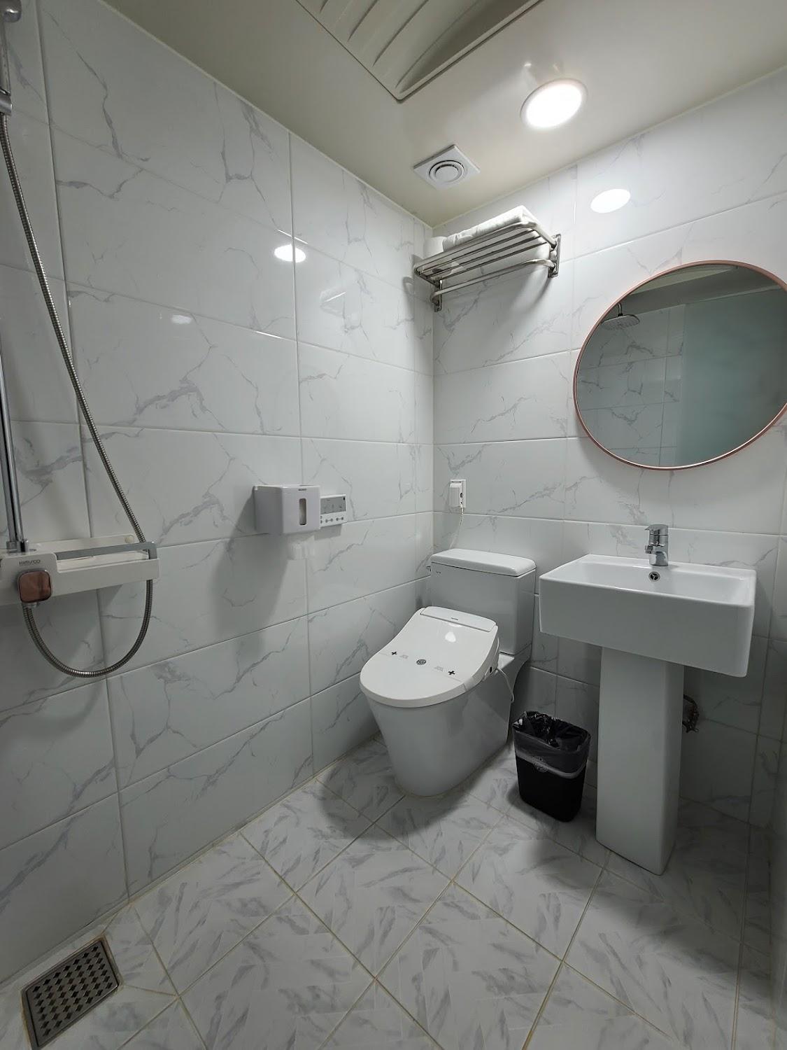 Cover Image for Hotelbin