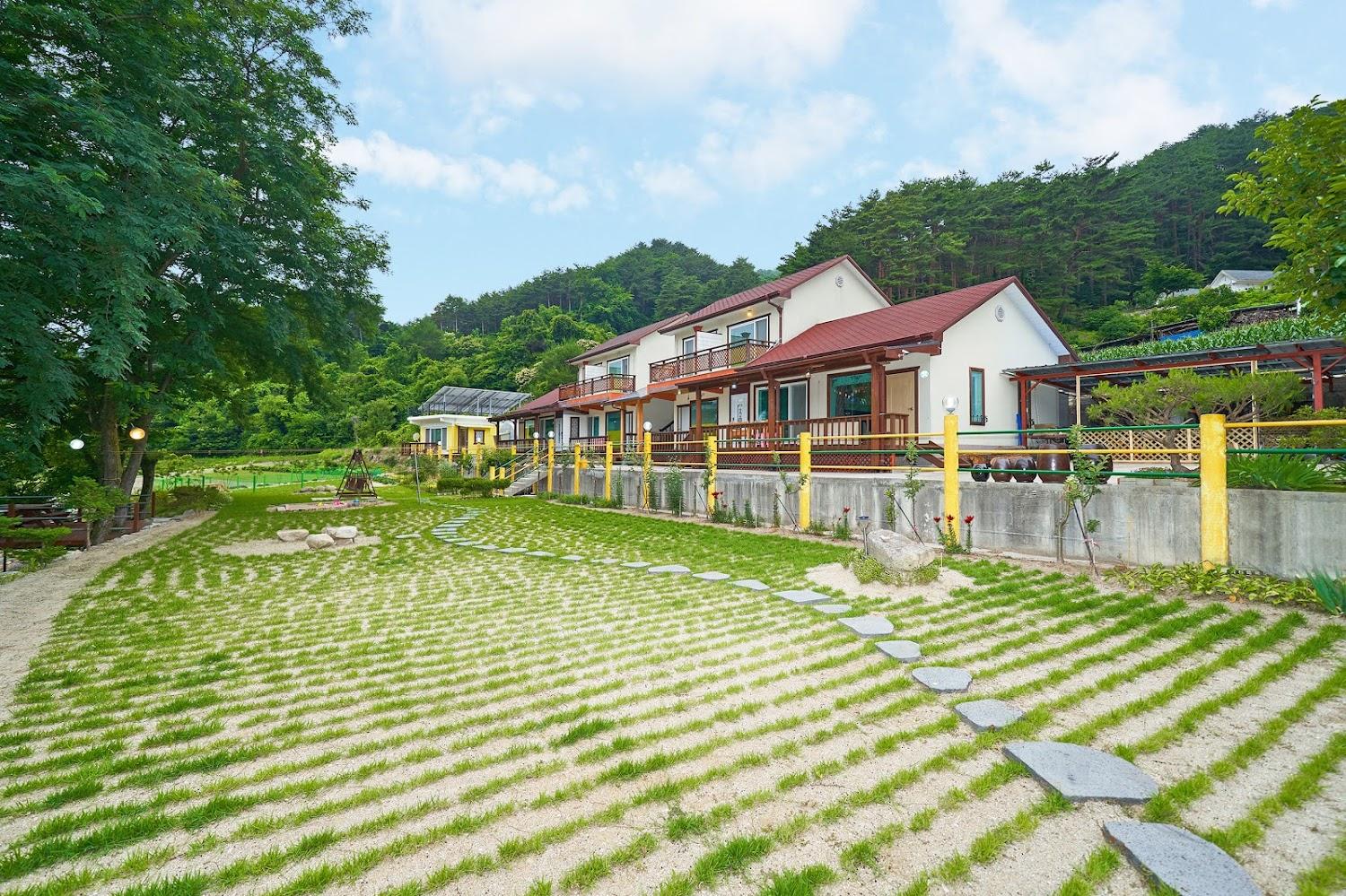 Cover Image for 해피몽펜션