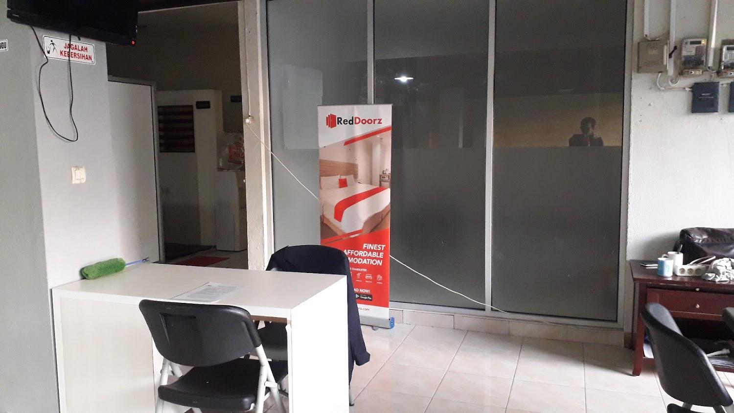 Cover Image for RedDoorz near Taman Pelangi Jogja