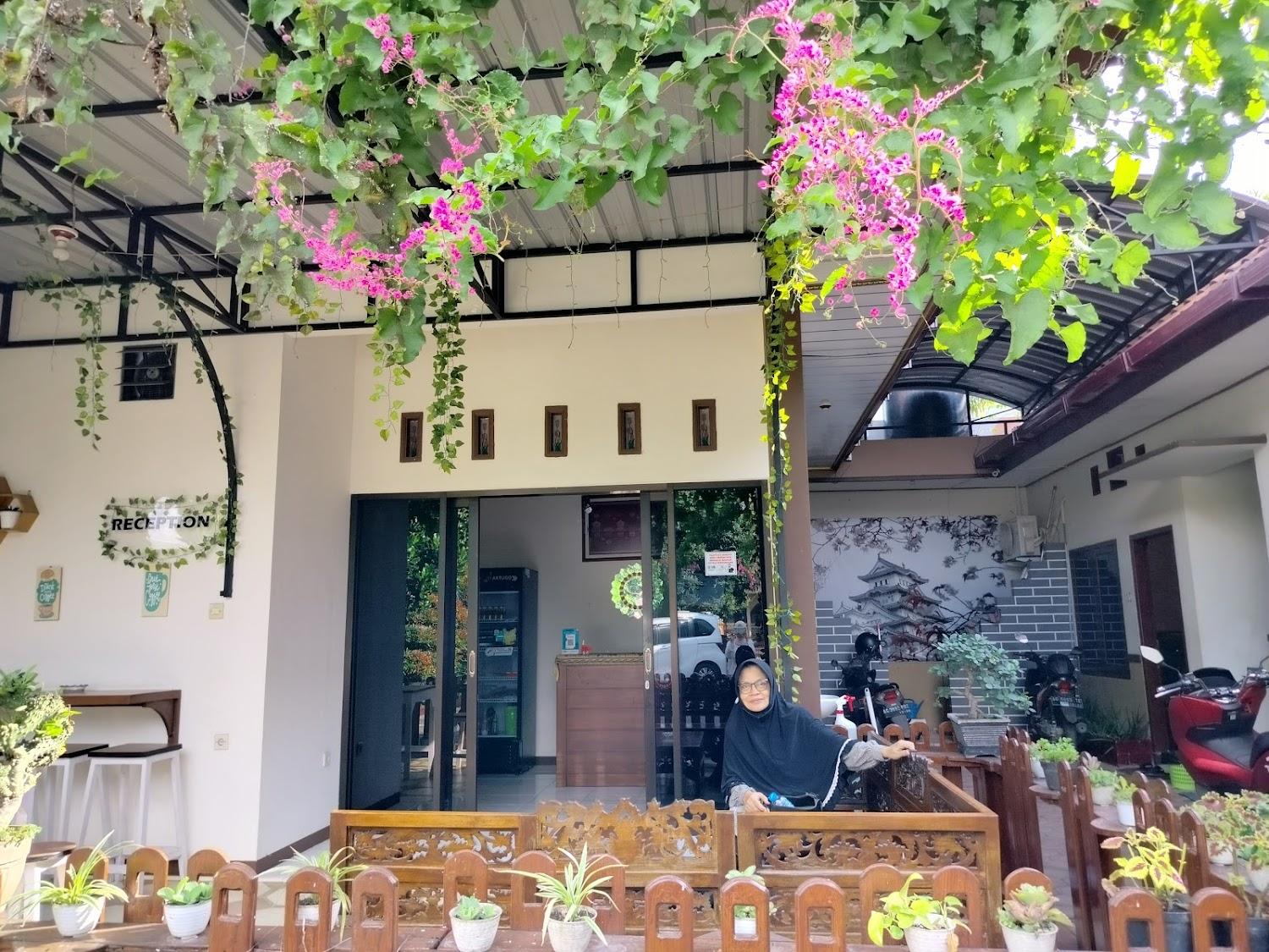 Cover Image for Ảnh At a glance