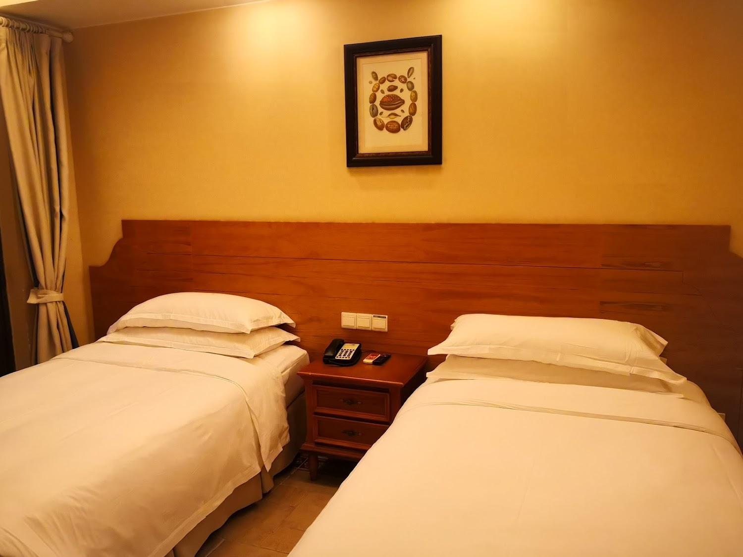Cover Image for Twin Moon Bay WeHouse Hotel