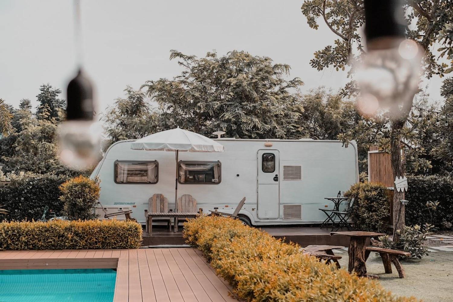 Cover Image for The Weekend Yard : Coffee & Bagels