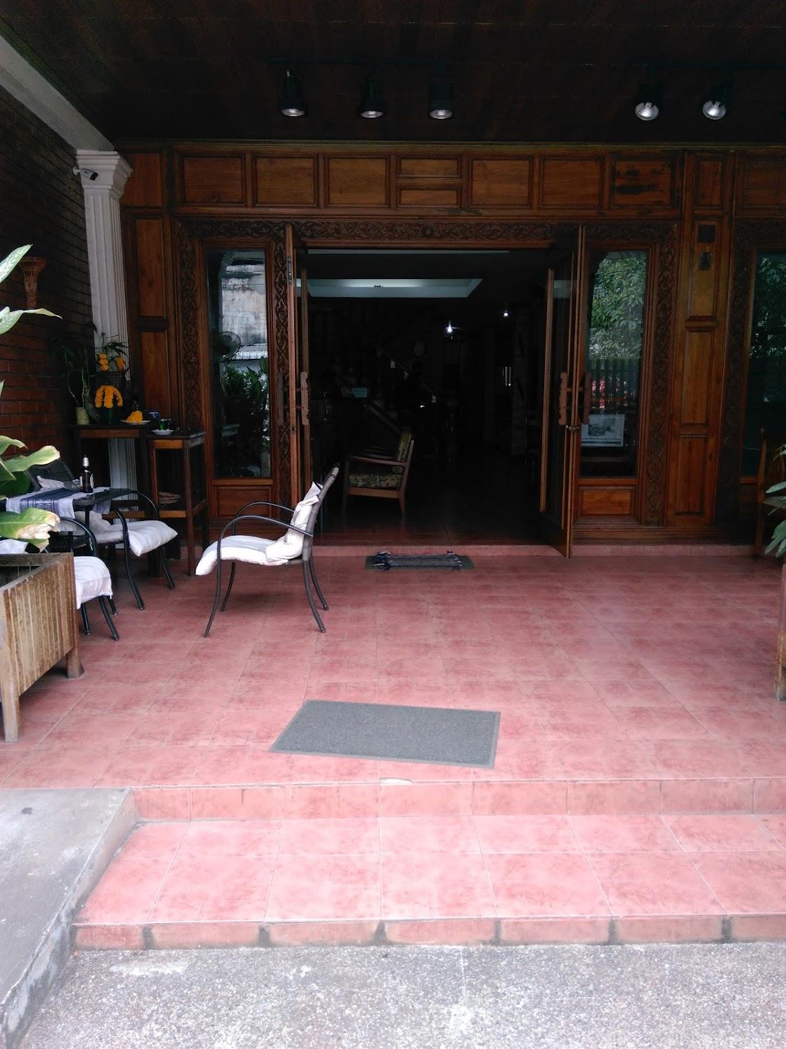 Cover Image for Vayakorn House