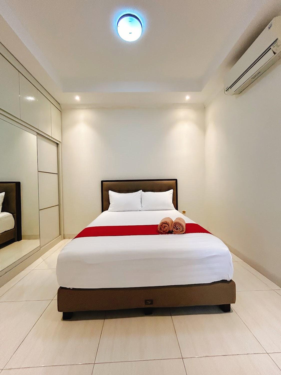 Cover Image for FNF homestay