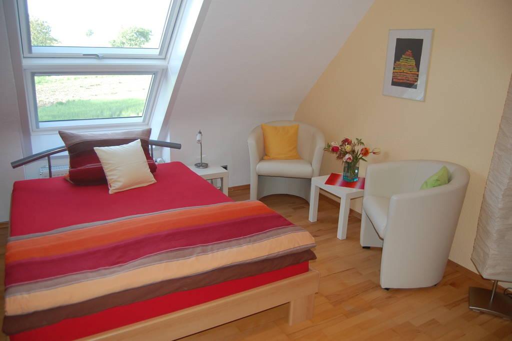 Cover Image for BehrBnB - Bed and Breakfast Karlsruhe, modern, ruhig, im Grünen
