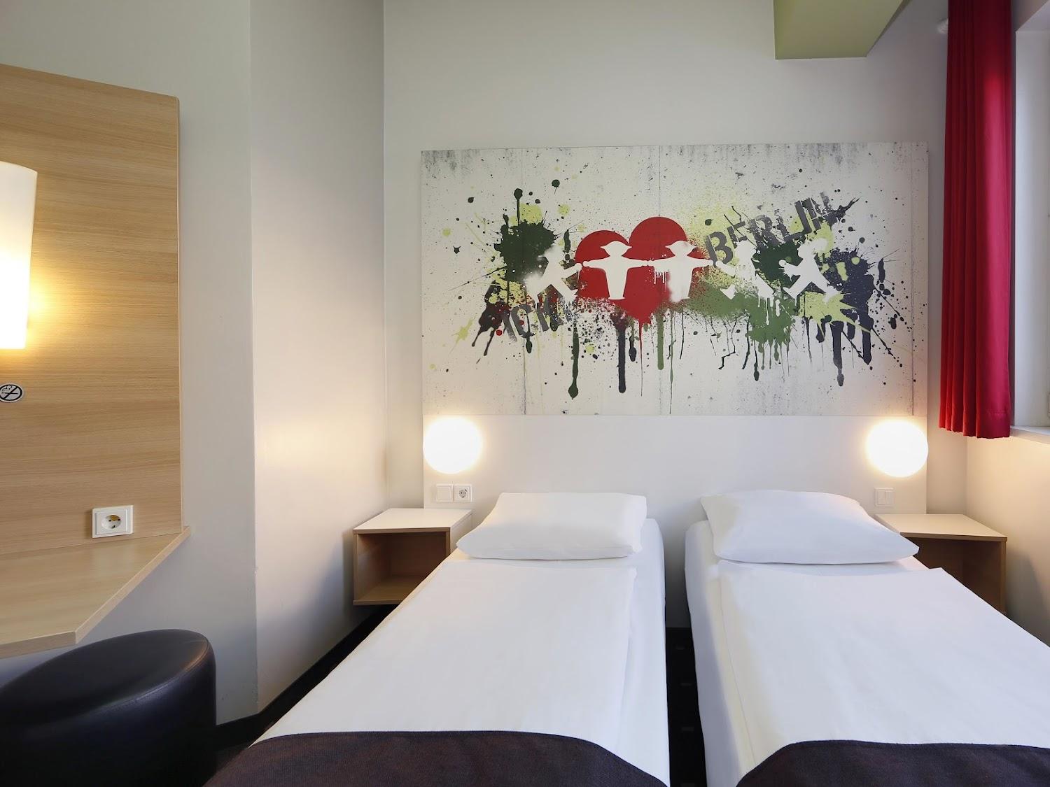 Cover Image for B&B Hotel
