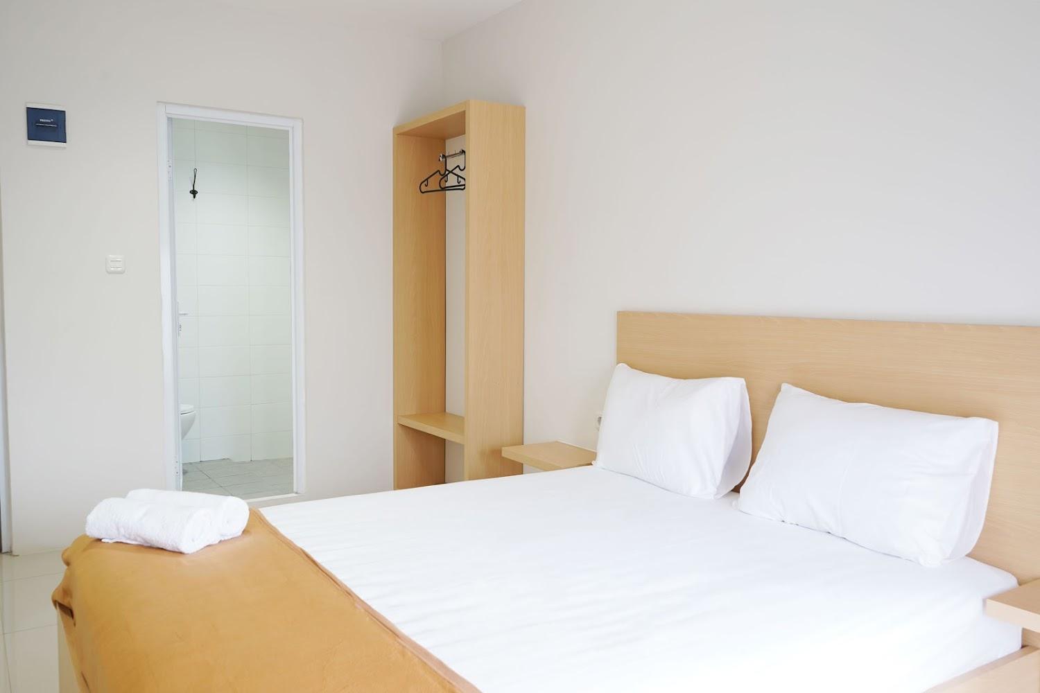 Cover Image for UROOMS Senayan