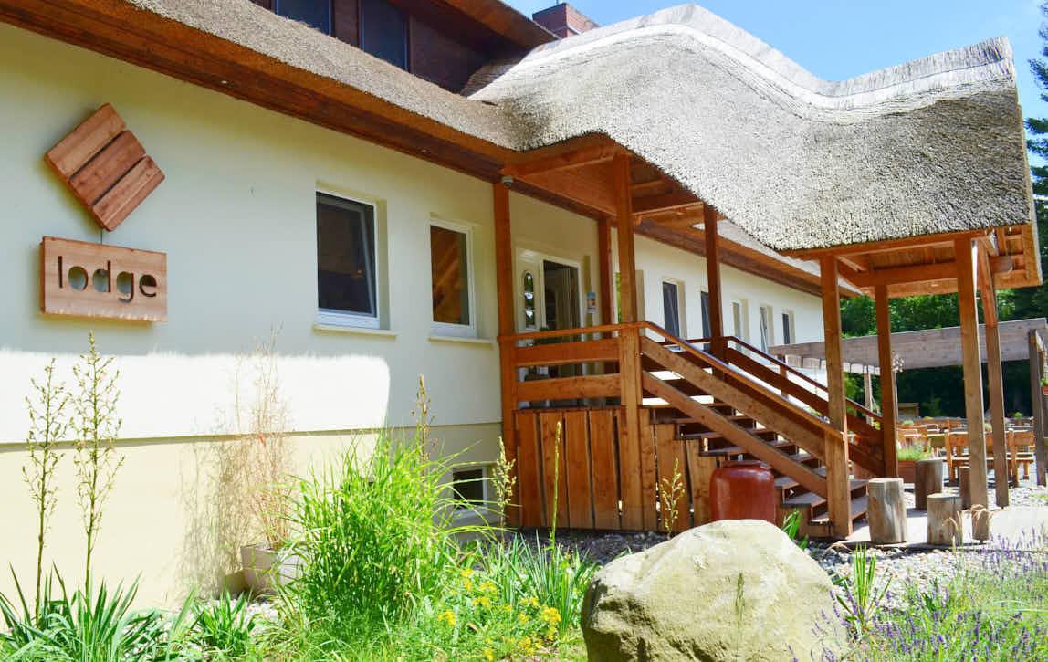 Cover Image for Lodge Hotel
