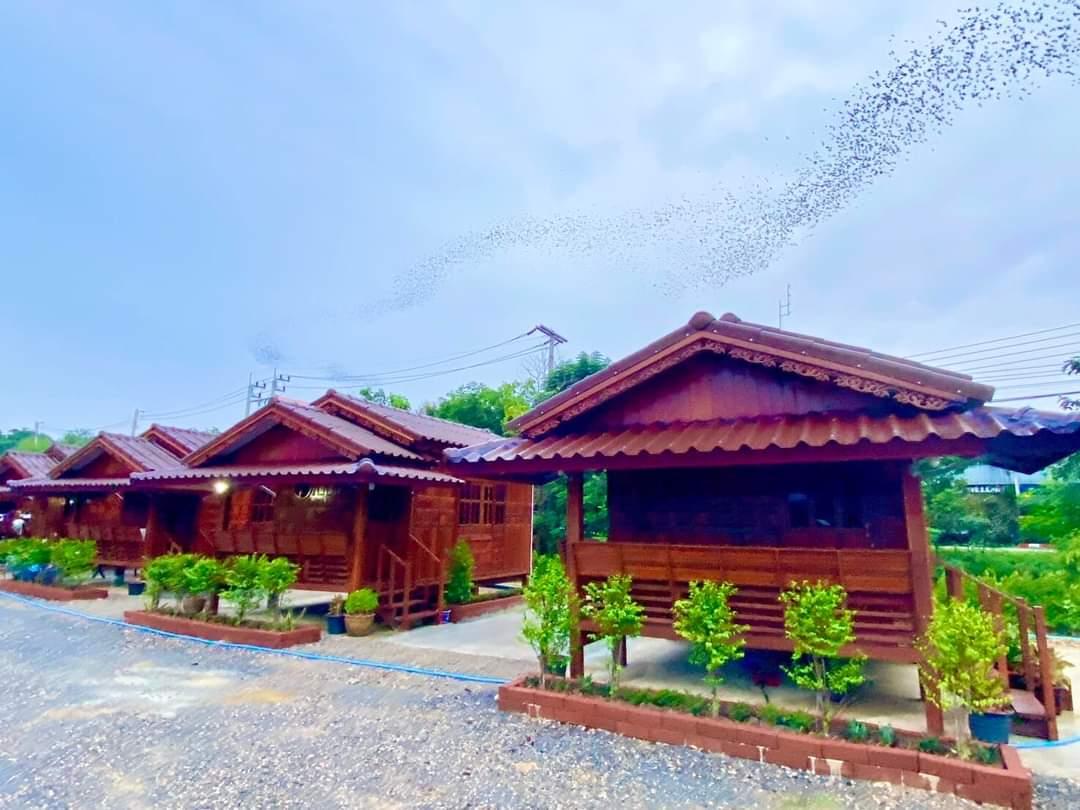 Cover Image for รีสอร์ท เรือนไม้ เขาช่องพราน