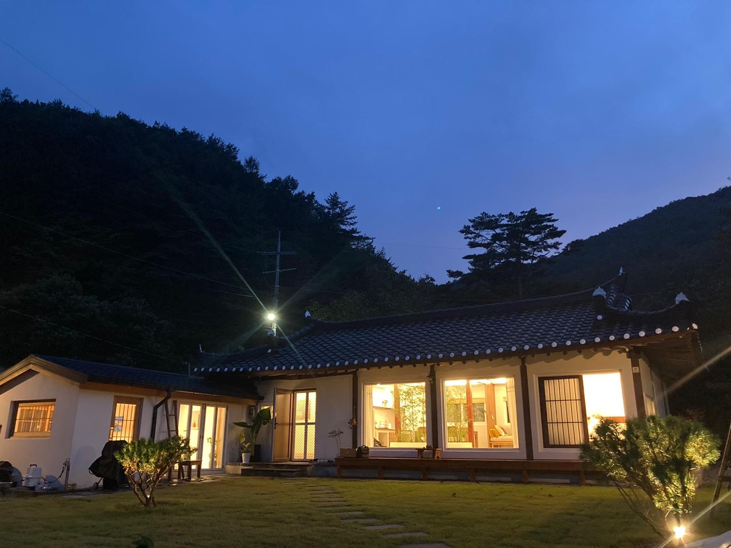 Cover Image for 양양 독채 한옥스테이파란