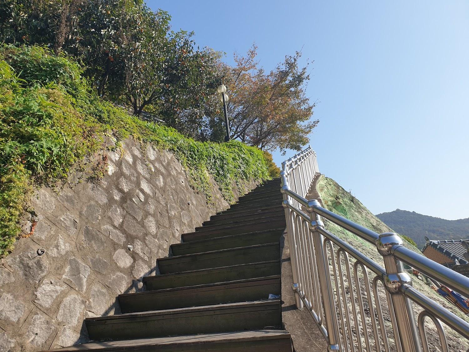 Cover Image for Byeolbichhyang