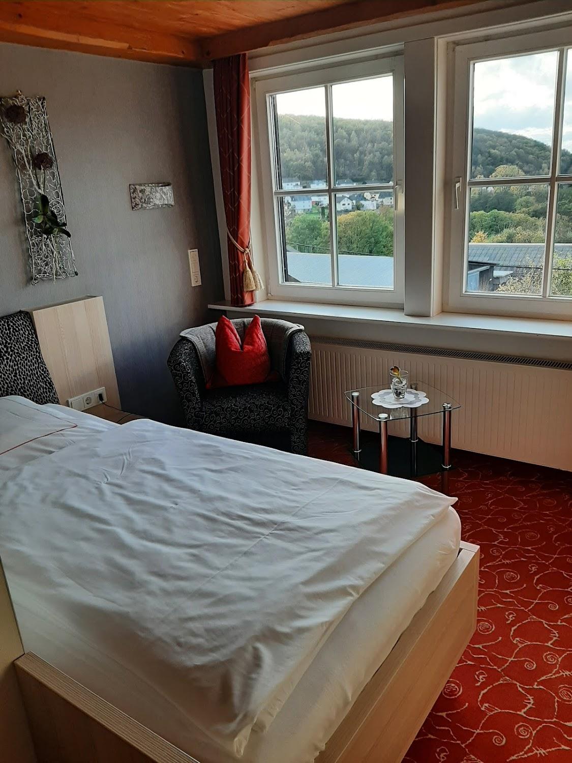 Cover Image for Hotel & Restaurant ‚zum weißen Stein‘