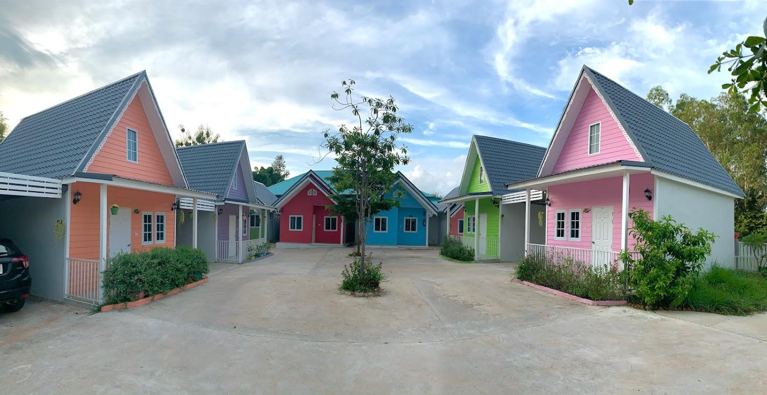 Cover Image for บ้านสีรุ้งรีสอร์ต