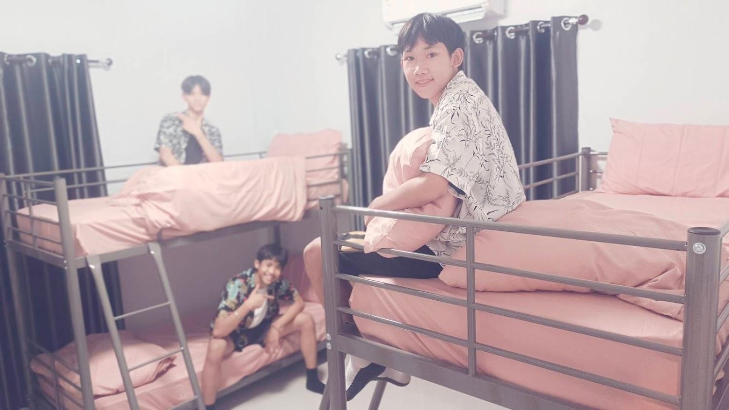 Cover Image for บ้านน้อยกลางทุ่ง pool villa
