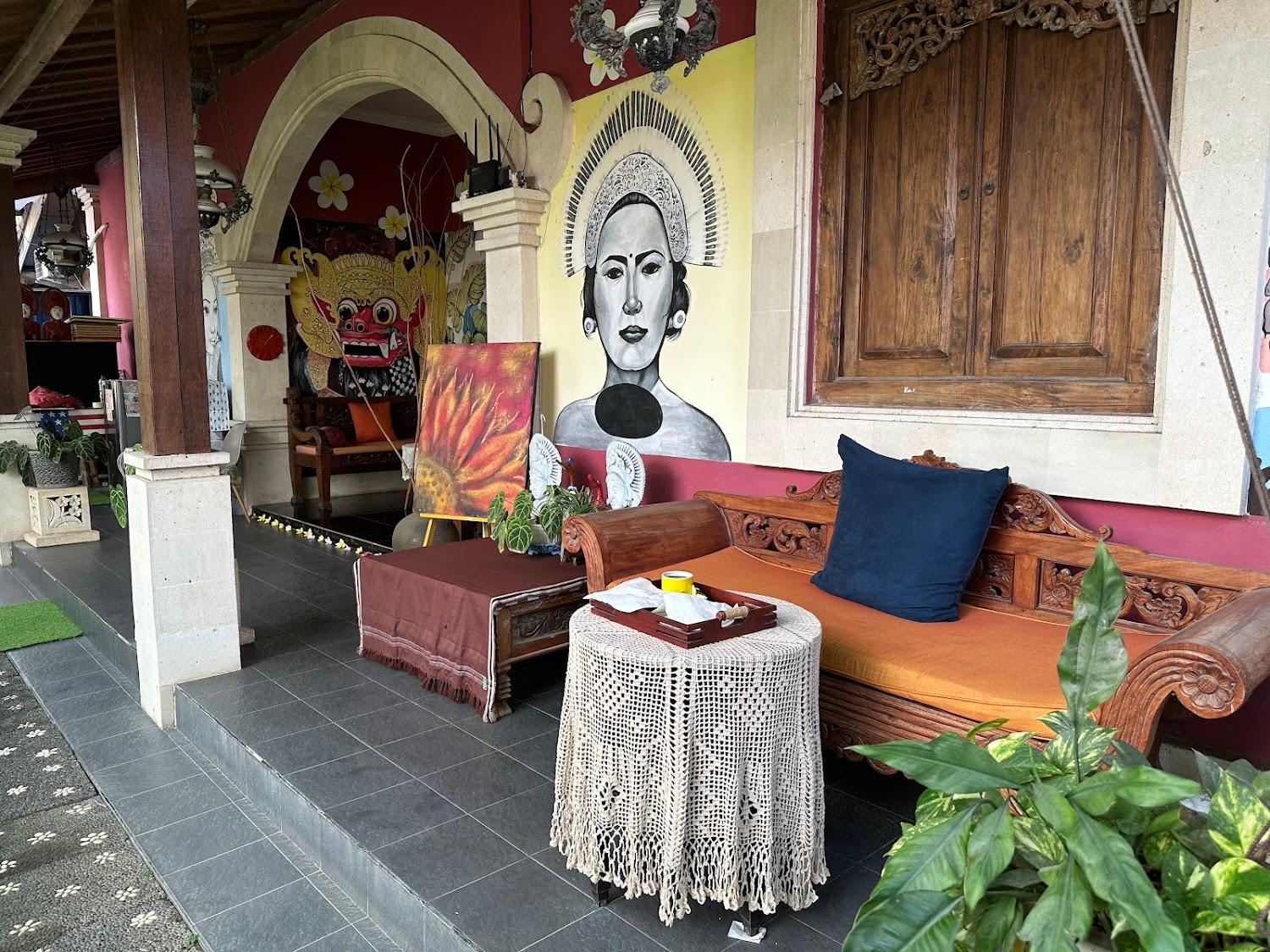 Cover Image for Buratwangi House