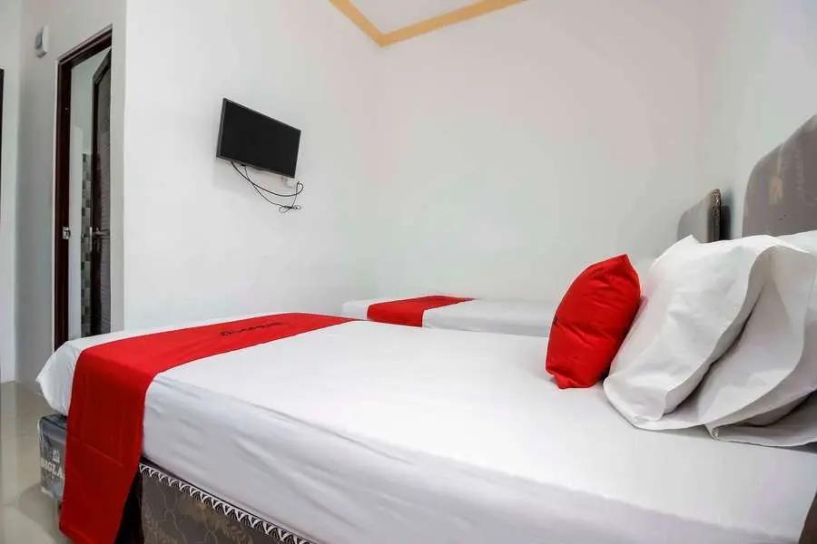 Cover Image for RedDoorz near Sam Ratulangi Airport