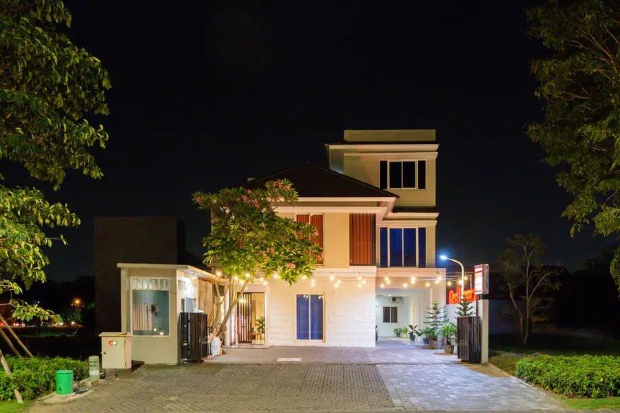 Cover Image for RedDoorz @ Bukit Palma Surabaya