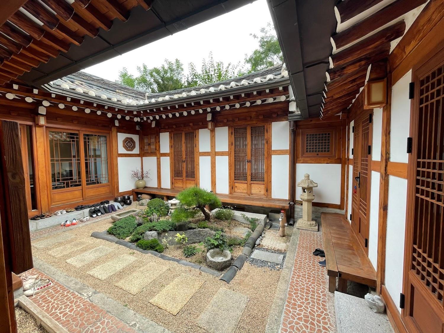 Cover Image for Analog Hanok