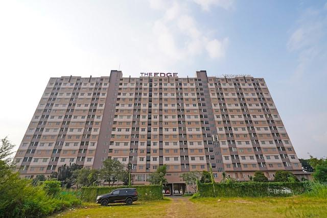 Cover Image for Collection O 1453 The Edge Apartment Cimahi By Kamarku