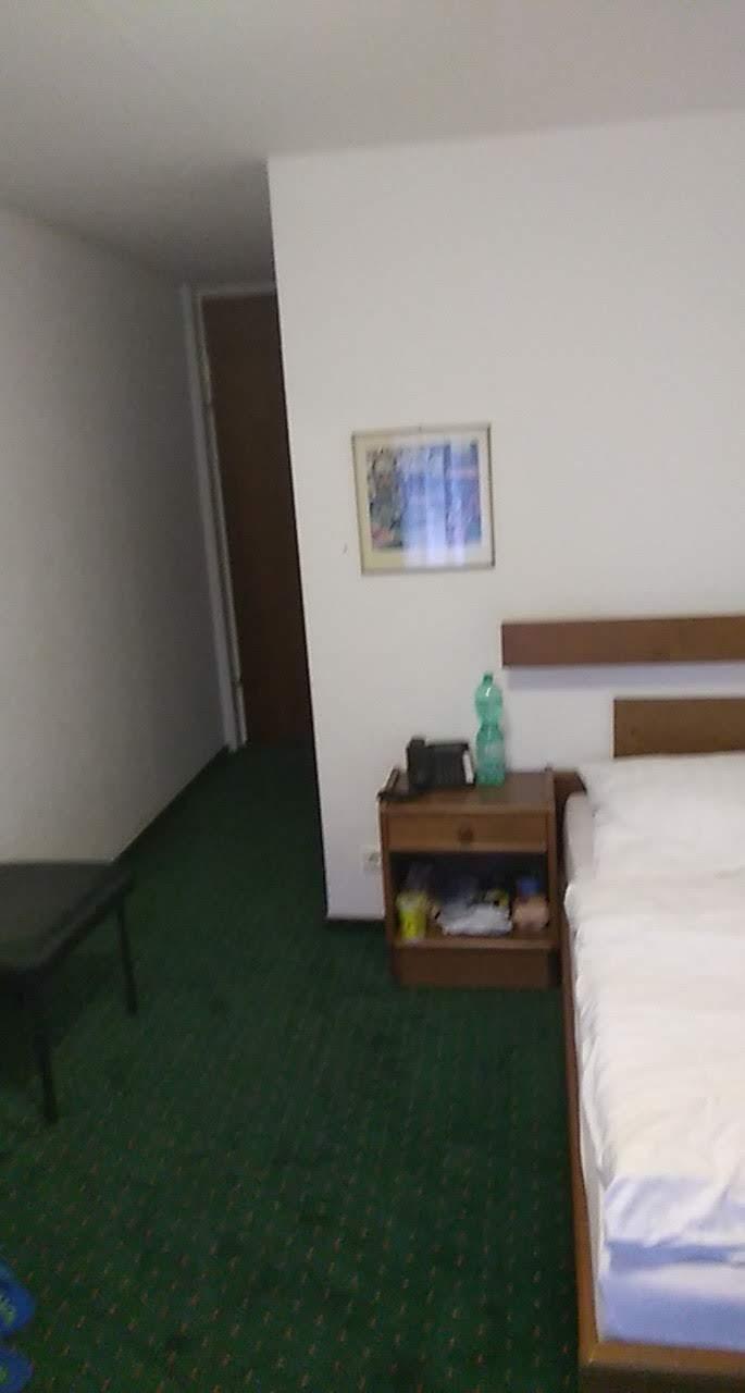 Cover Image for Hotel Regina