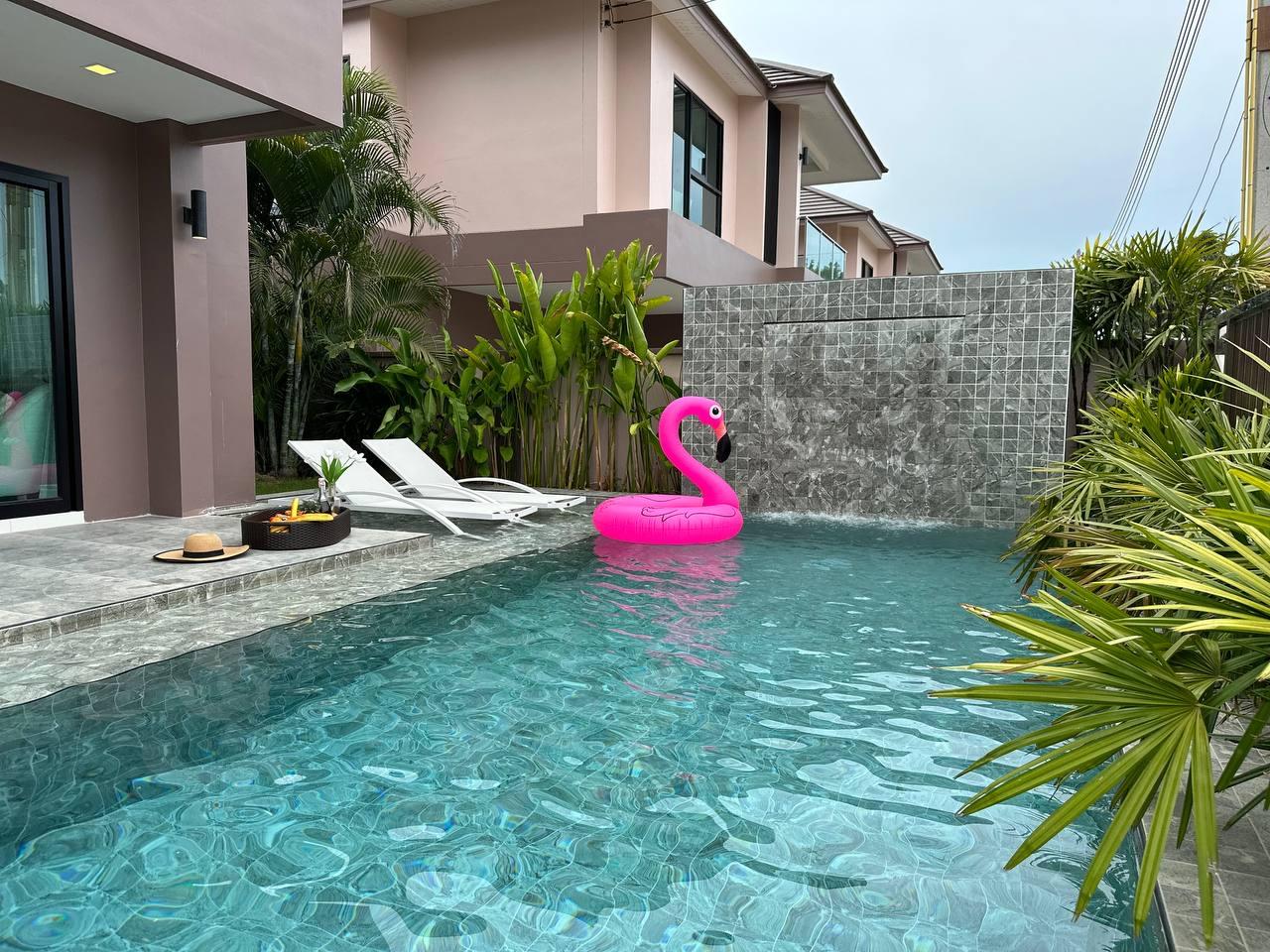 Cover Image for Southern peak pool villa
