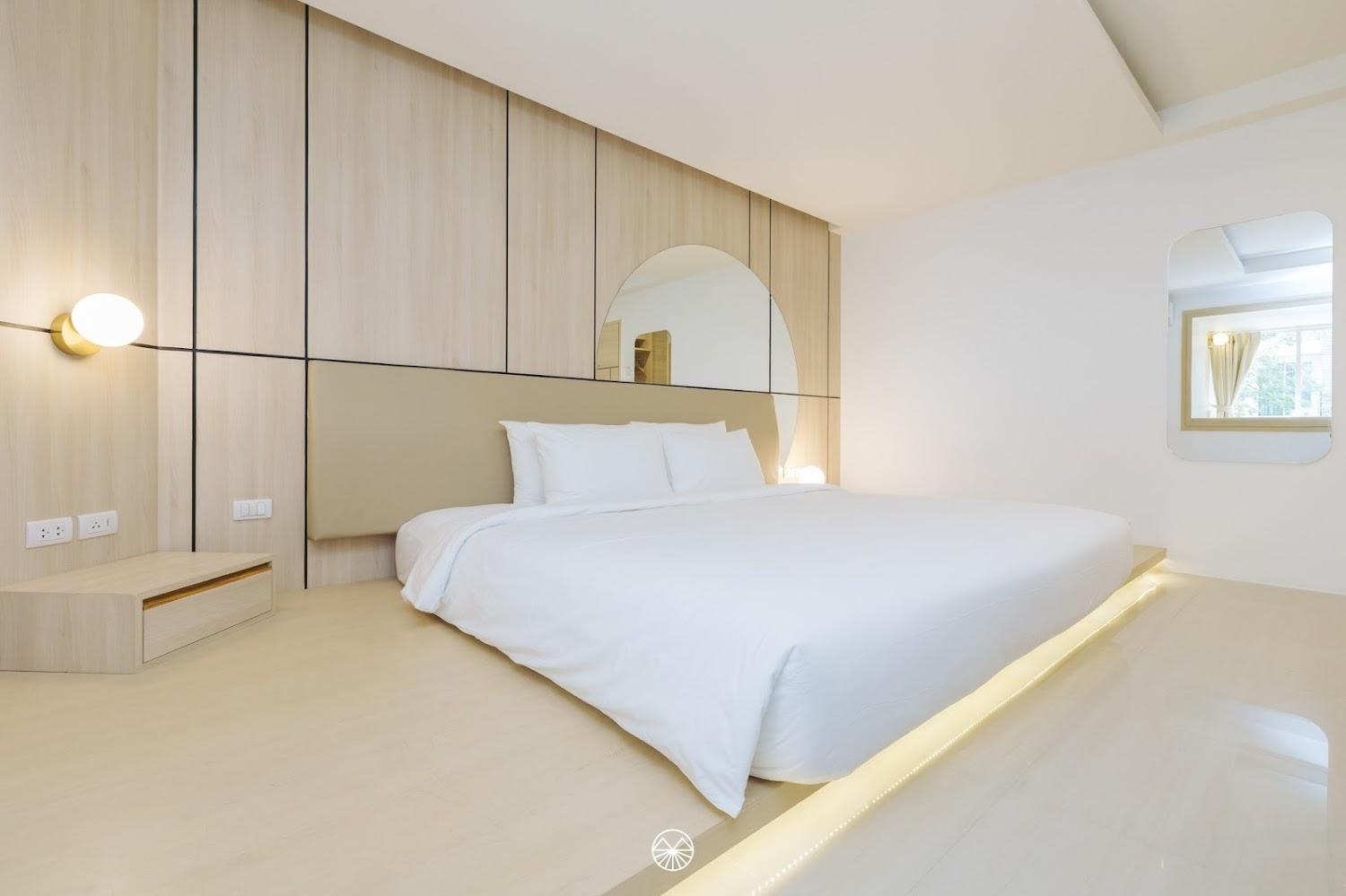 Cover Image for Bedline Hotel