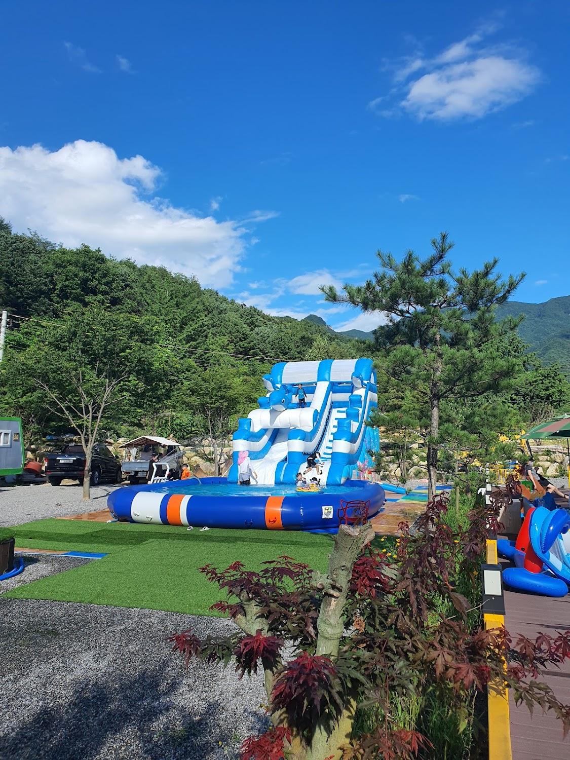 Cover Image for 더존카라반글램핑