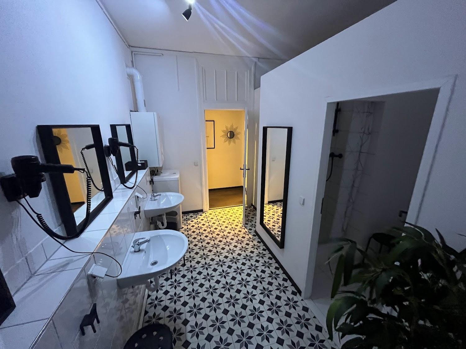 Cover Image for Hotel AVAlex