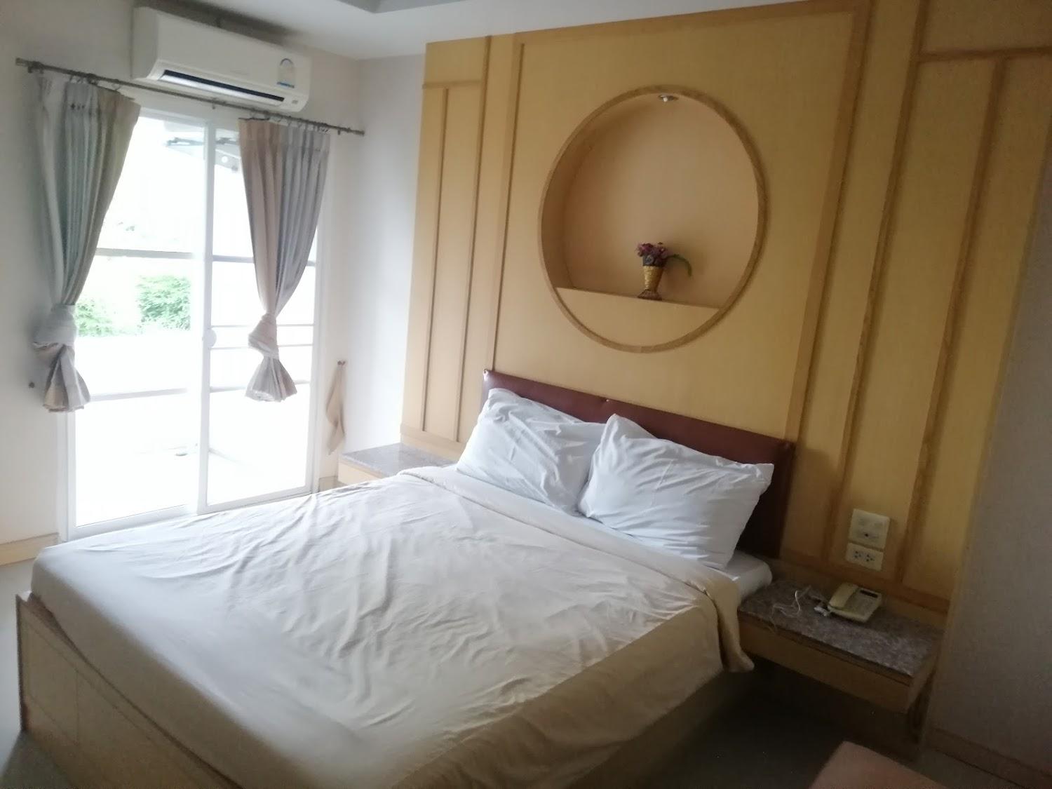 Cover Image for Noble Place Hotel