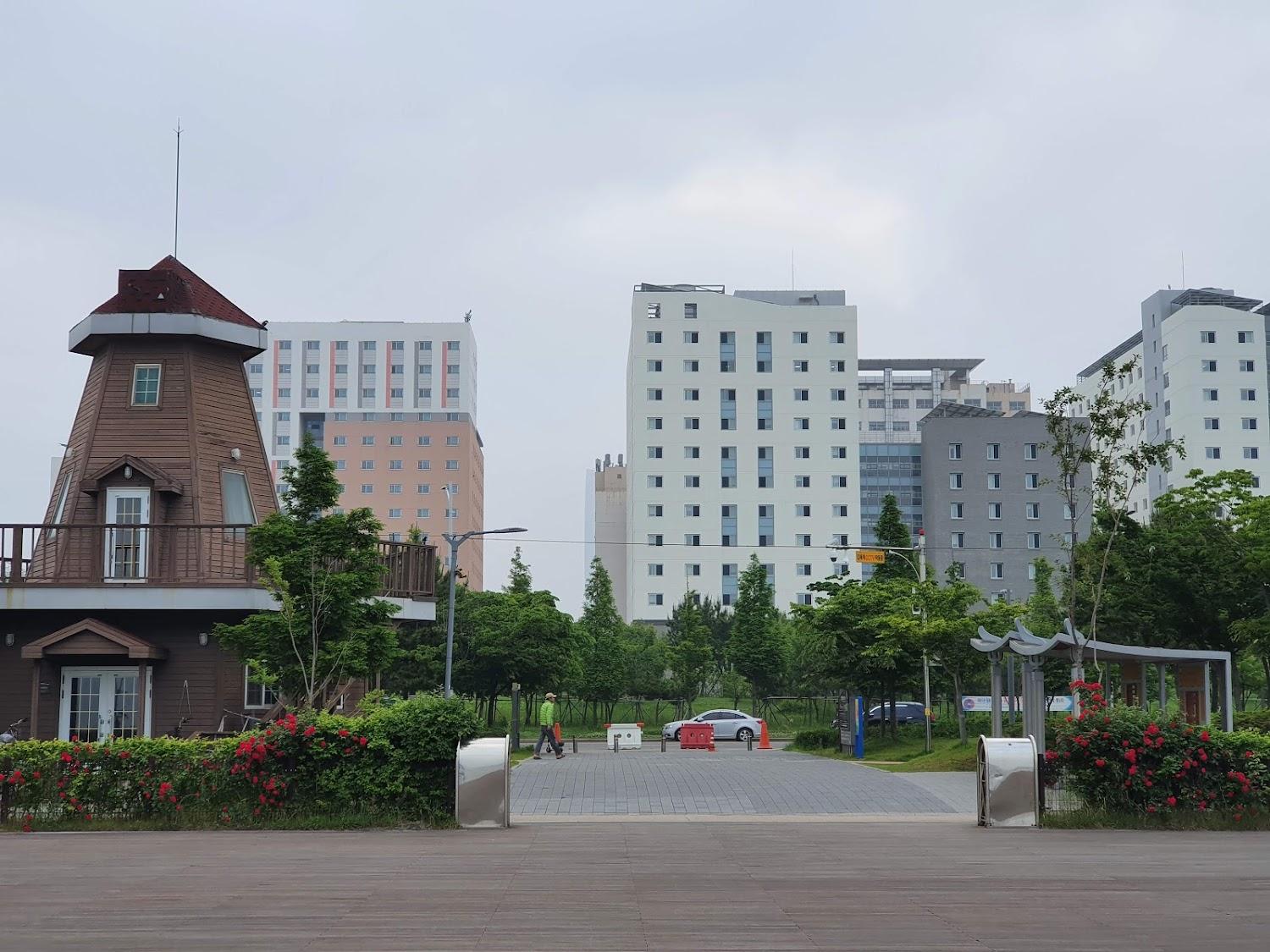 Cover Image for 더블루마크호텔속초
