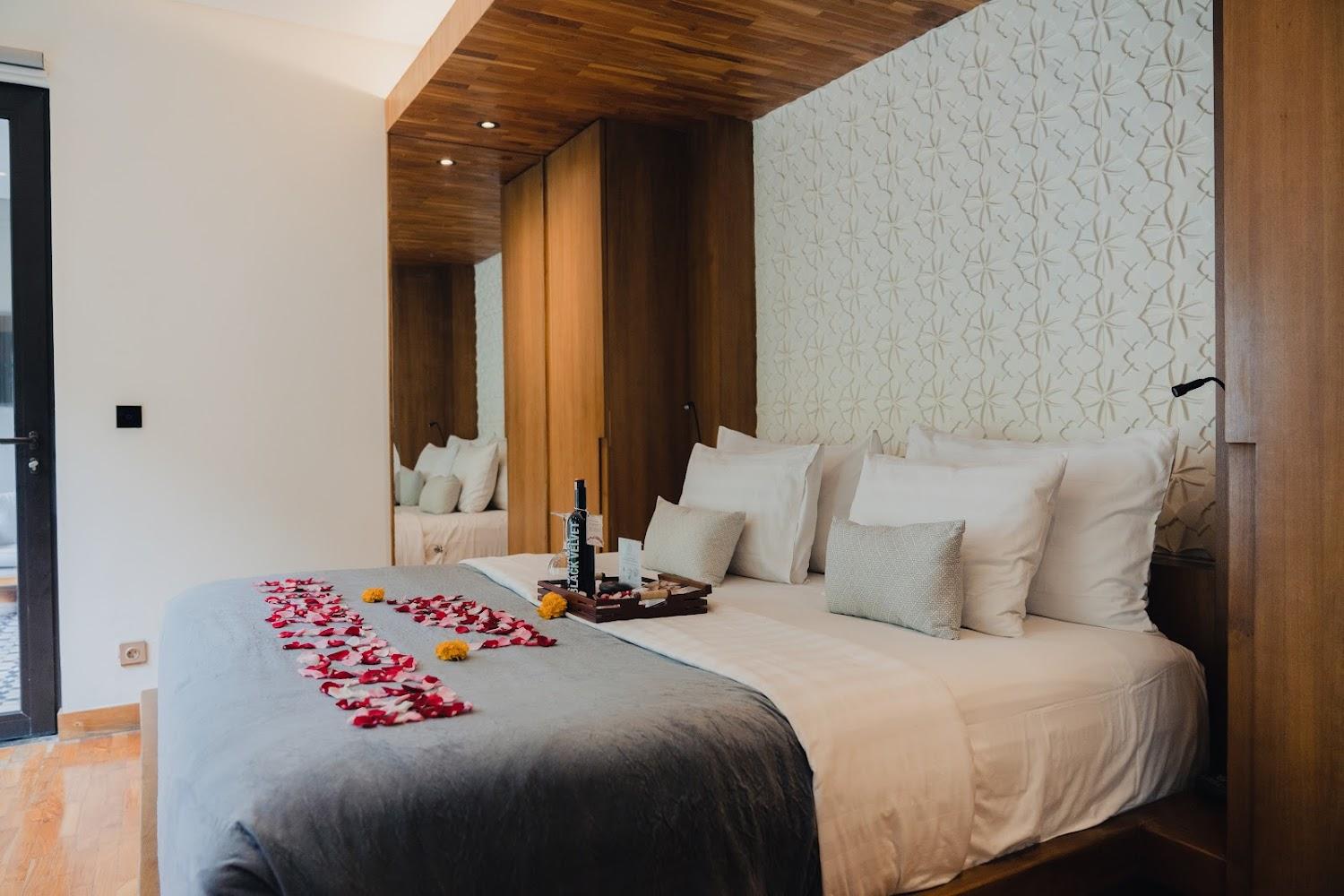 Cover Image for Ayona Villa Seminyak by iNi Vie Hospitality - Luxury Honeymoon Bliss