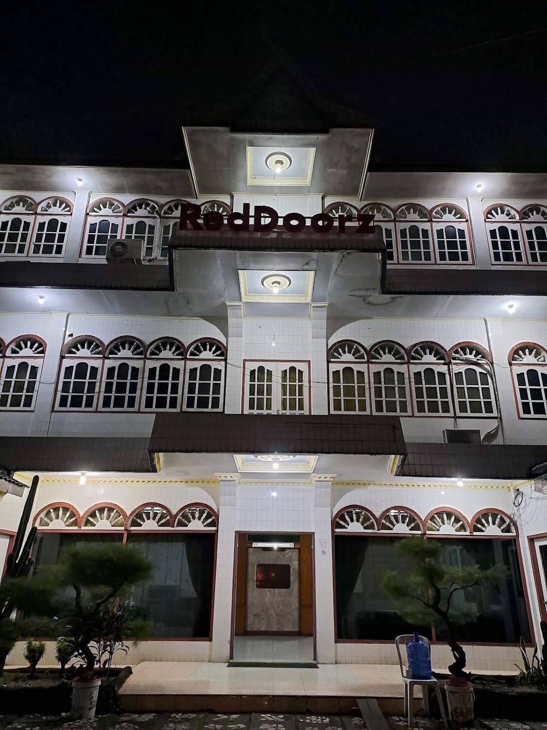 Cover Image for RedDoorz @ Jalan Jendral Sudirman Jambi 2