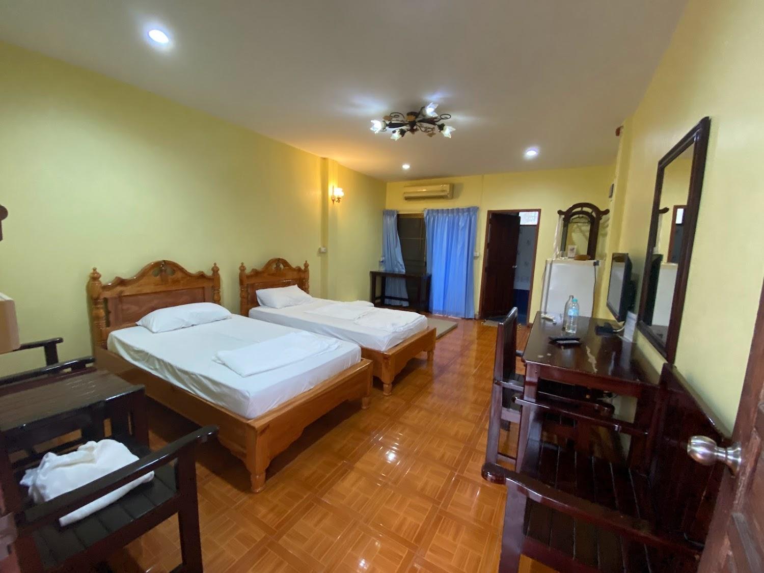 Cover Image for Poon Suk Hotel Kabin Buri Prachin Buri