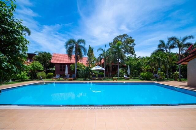 Cover Image for OYO 786 Bangsaray Village Resort​