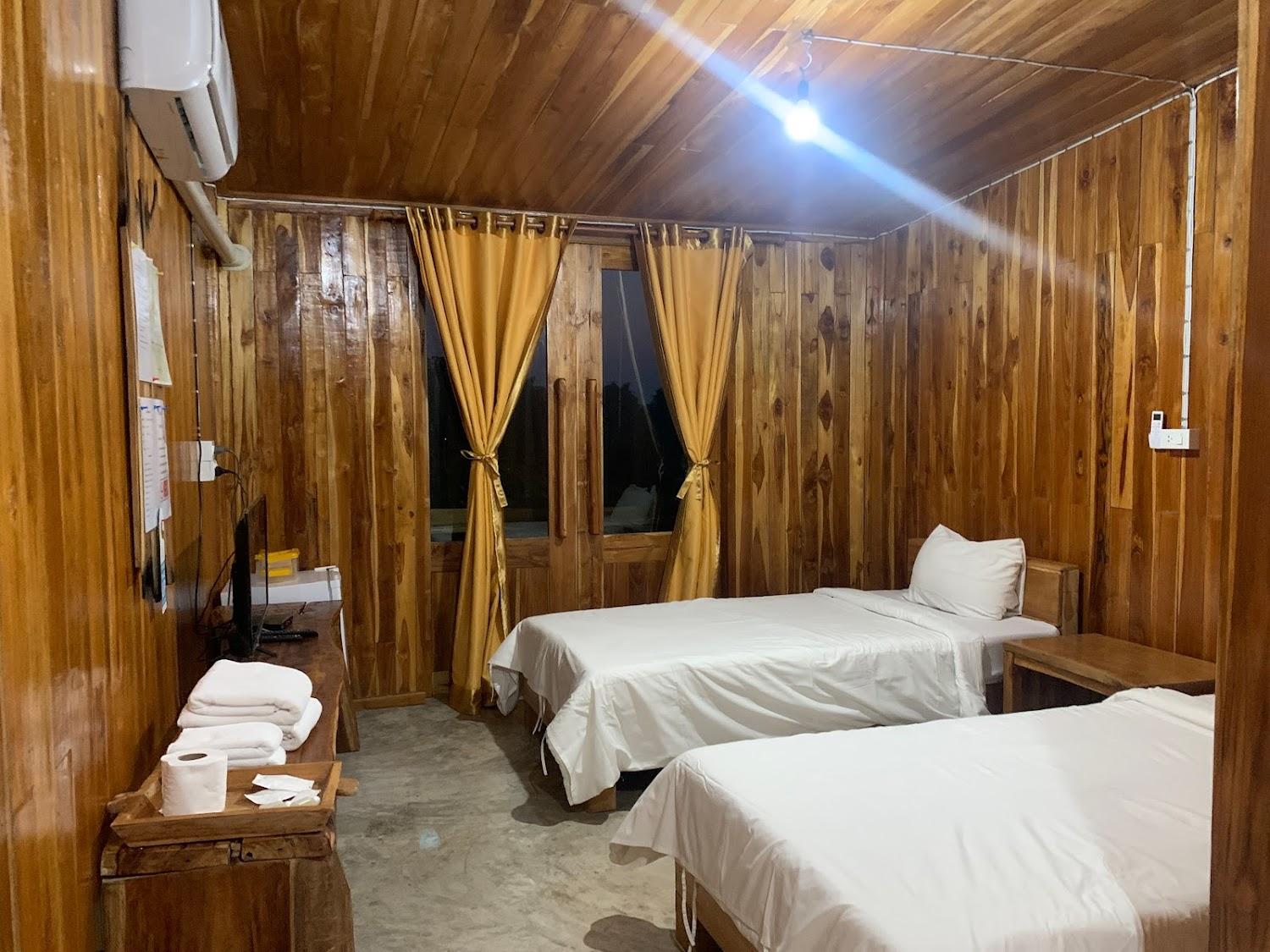 Cover Image for Teak villa
