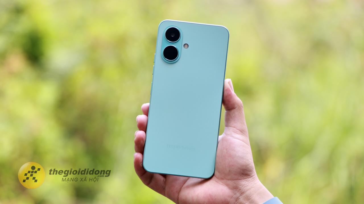 Trên tay TECNO Spark GO 2: Màn hình 120 Hz, pin lớn 5.200 mAh