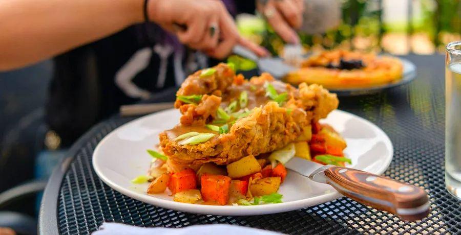 Cover Image for 15 Must-Visit Restaurants in Oklahoma City