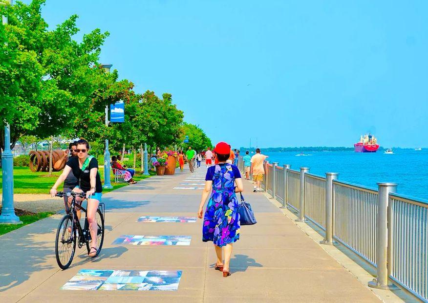 Cover Image for The 14 Must-See Destinations in Michigan