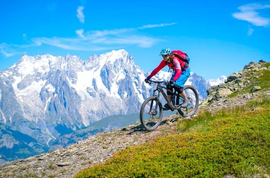 Cover Image for 6 epic long-distance cycling routes across Europe