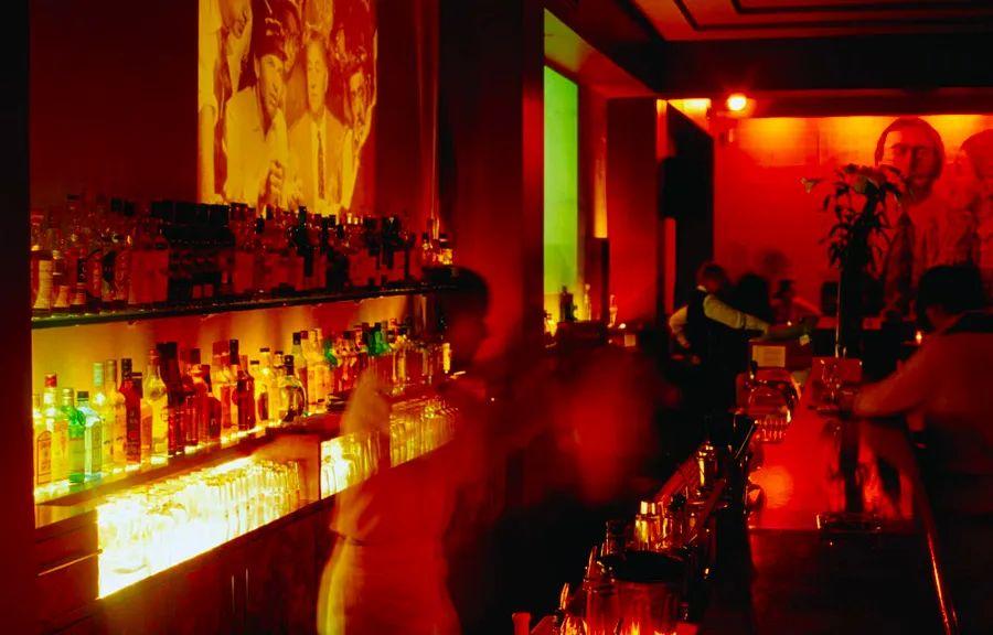 Cover Image for 9 cities known for their vibrant nightlife