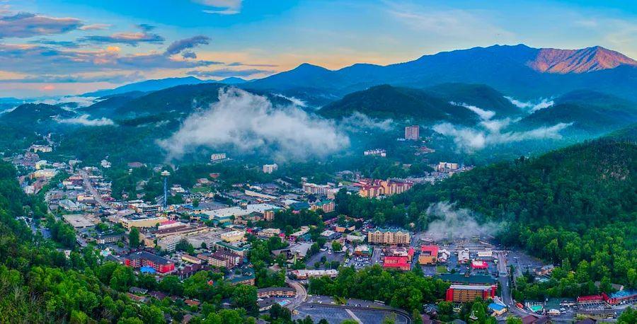 Cover Image for Top 18 Activities in Gatlinburg and Surroundings
