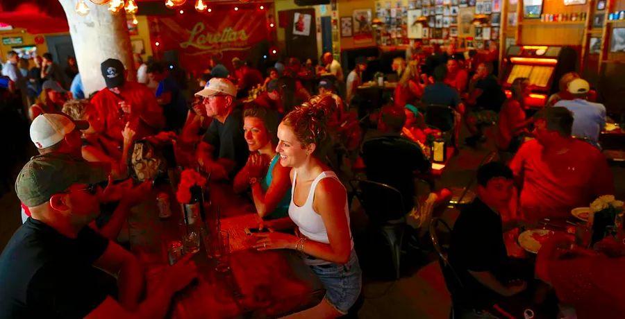 Cover Image for A Dash of Country, A Touch of Lobster Roll