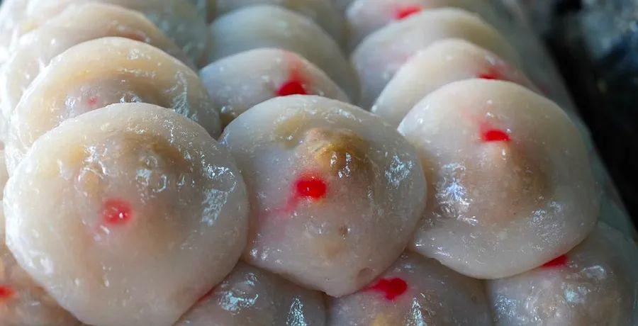 Cover Image for The Enormous Wobbly Crystal Meatball: The Pinnacle of Taiwanese Snacking
